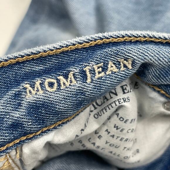 American Eagle Mom Ripped Jeans Womens Size 2 Blue Medium Wash Denim High Rise - Picture 5 of 6